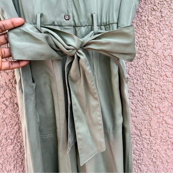 UNTUCKit Jumpsuit  Woman’s size large earthy‎ green minimalist - Picture 8 of 15